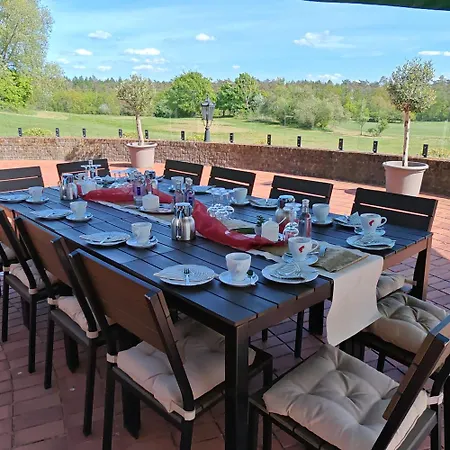 Galerie-studio Im Gruenen Mit Fruehstueck Im Reindahls