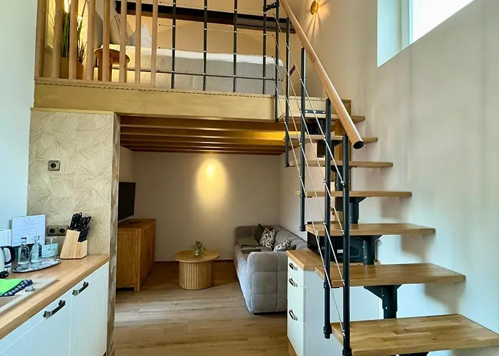 Galerie-studio Im Gruenen Mit Fruehstueck Im Reindahls *