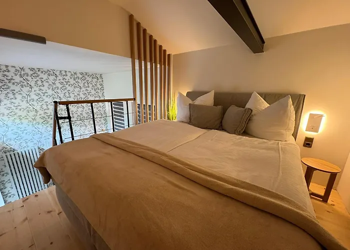 Galerie-studio Im Gruenen Mit Fruehstueck Im Reindahls Lejlighed Wilkendorf