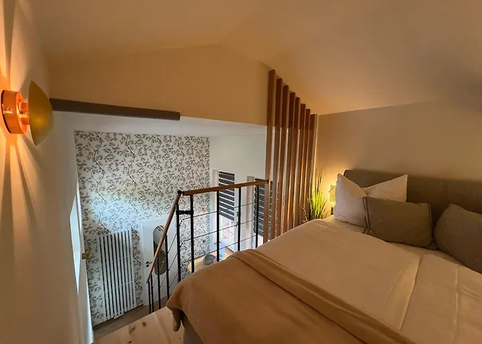 Galerie-studio Im Gruenen Mit Fruehstueck Im Reindahls Lejlighed